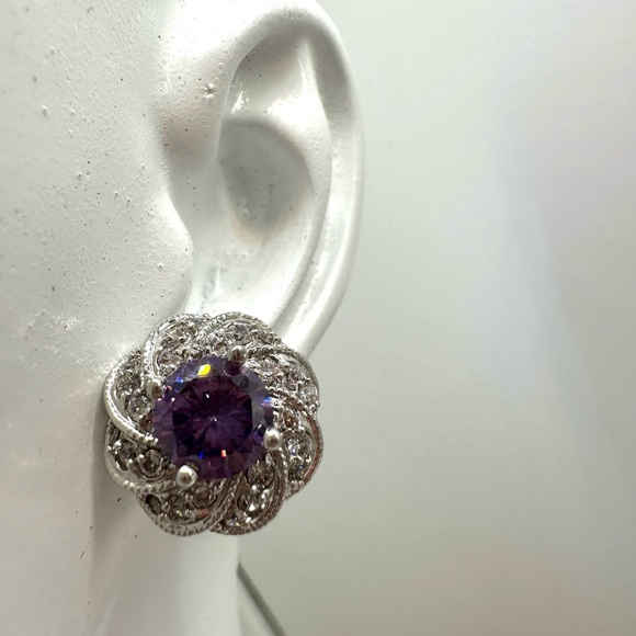 Necklace and earring set - Picture 8 of 9